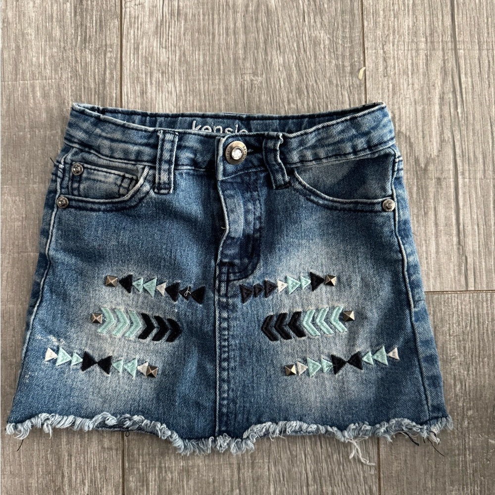 Kensie Blue Denim Skirt with Arrow Details